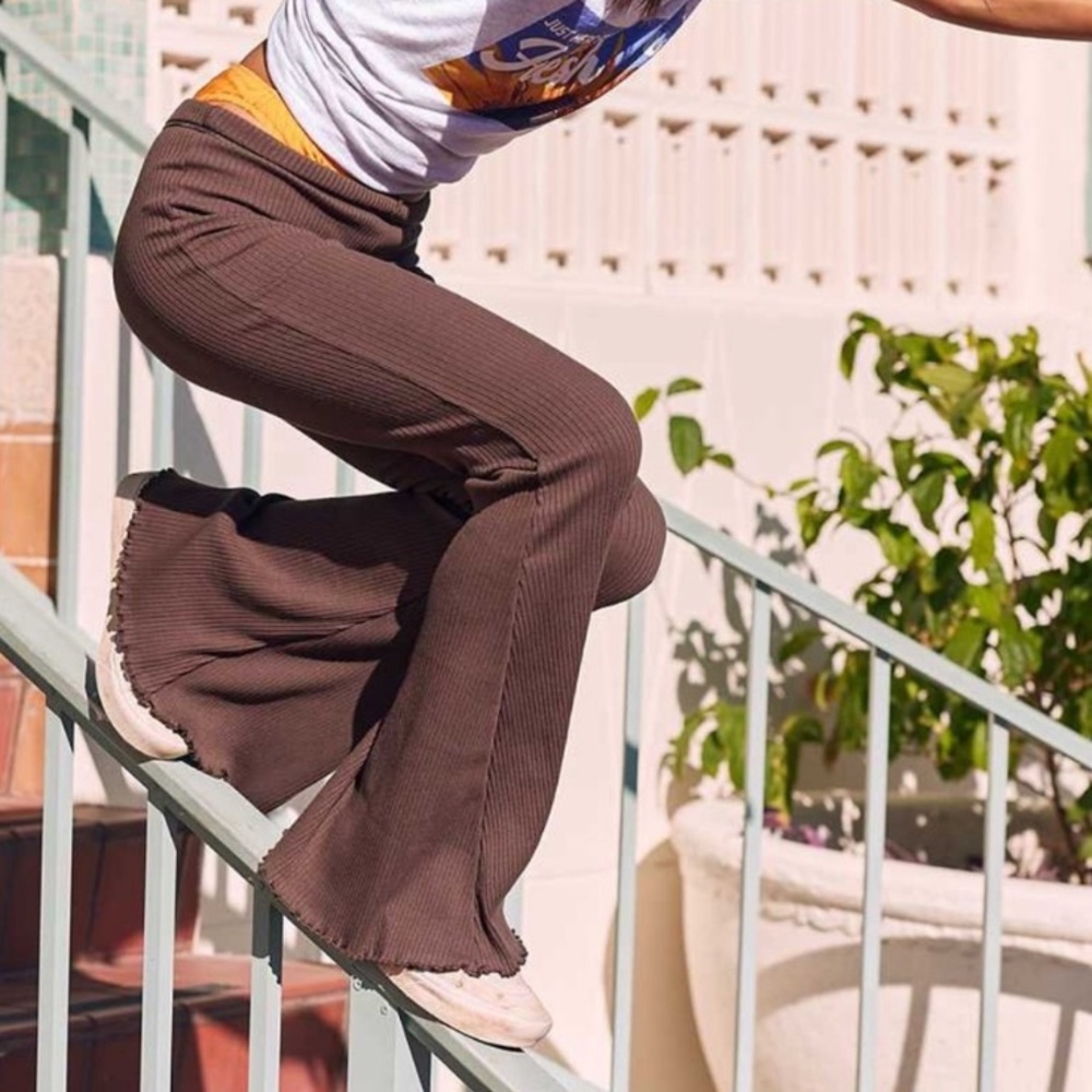 Aerie kick it ribbed high waisted flared pant